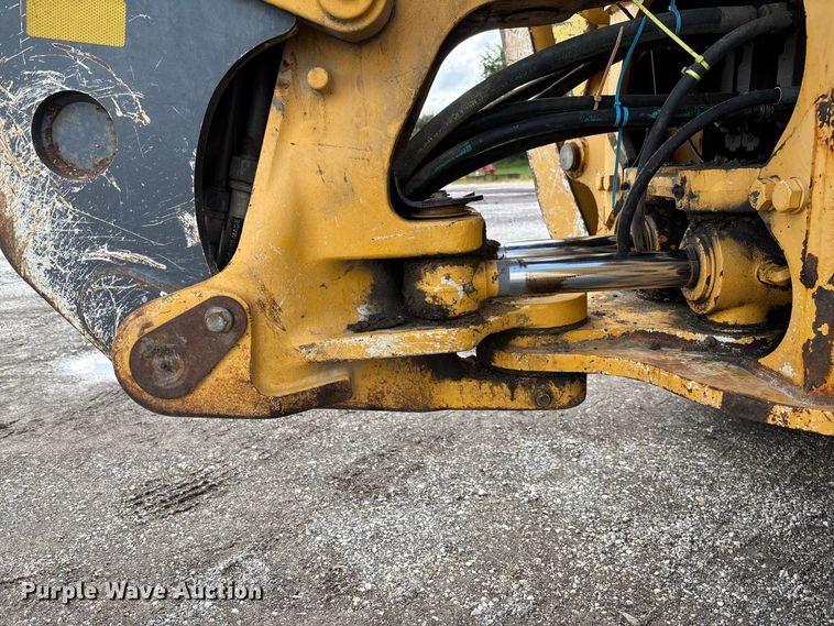image for item DZ4678 2013 John Deere 410K backhoe