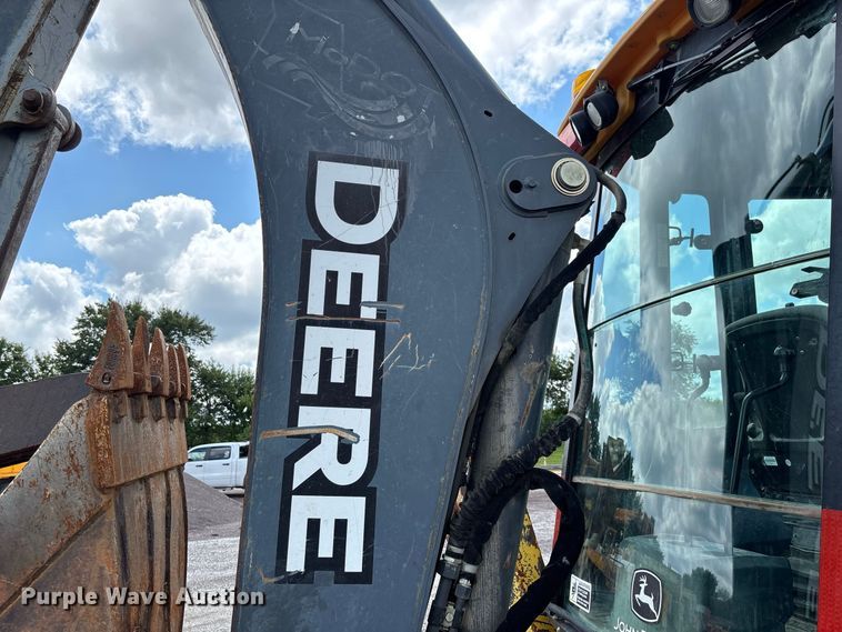 image for item DZ4678 2013 John Deere 410K backhoe