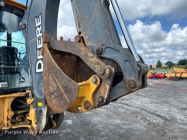 image for item DZ4678 2013 John Deere 410K backhoe