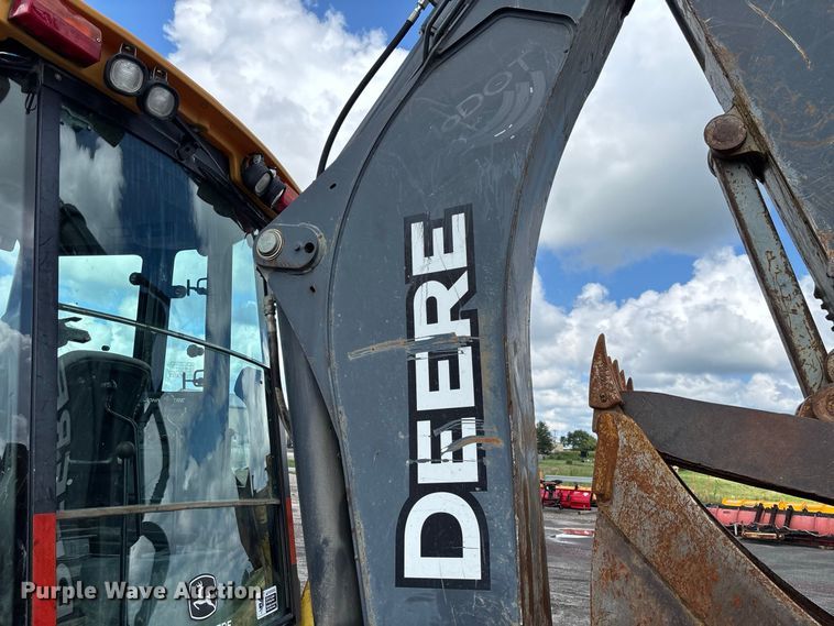 image for item DZ4678 2013 John Deere 410K backhoe