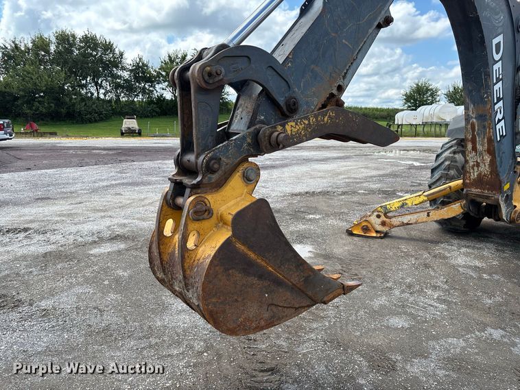 image for item DZ4678 2013 John Deere 410K backhoe
