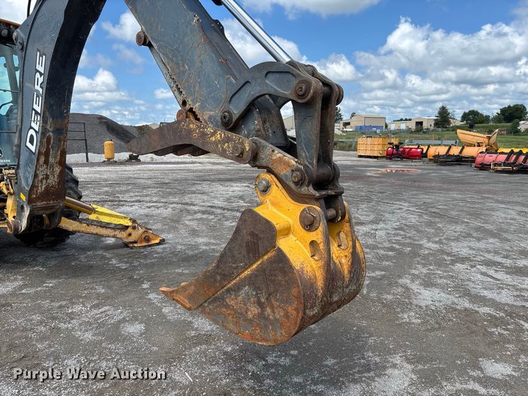 image for item DZ4678 2013 John Deere 410K backhoe