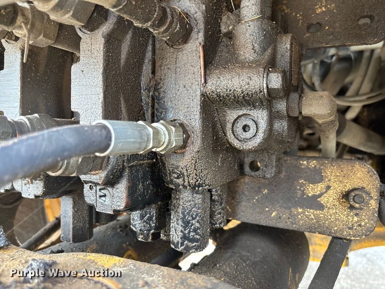 image for item DZ4678 2013 John Deere 410K backhoe