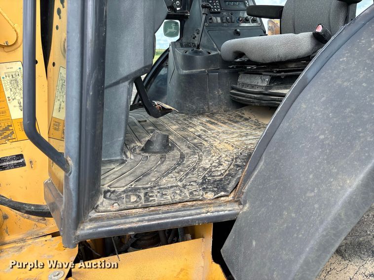 image for item DZ4678 2013 John Deere 410K backhoe