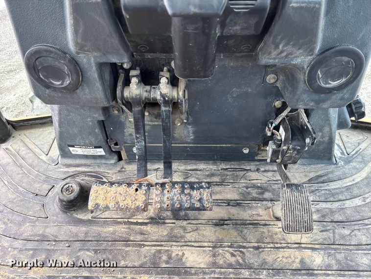 image for item DZ4678 2013 John Deere 410K backhoe
