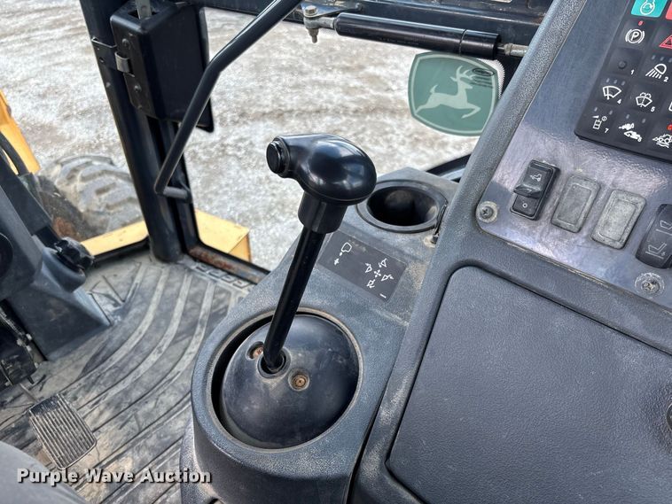 image for item DZ4678 2013 John Deere 410K backhoe