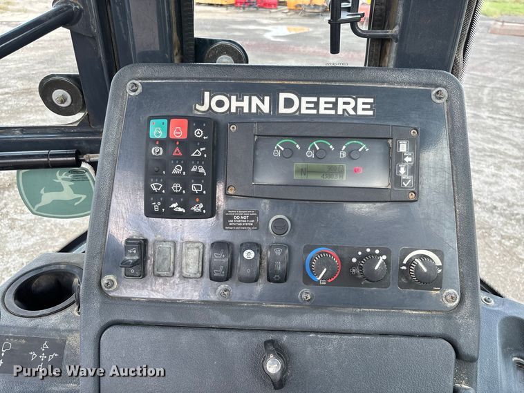 image for item DZ4678 2013 John Deere 410K backhoe
