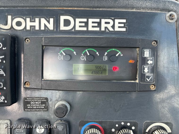 image for item DZ4678 2013 John Deere 410K backhoe