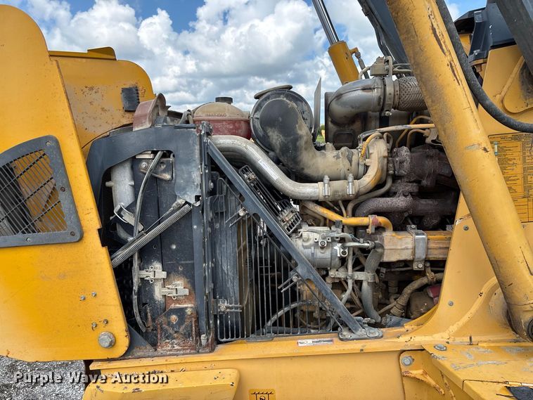 image for item DZ4678 2013 John Deere 410K backhoe