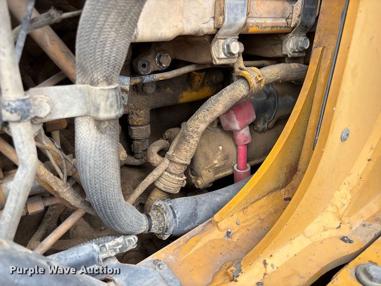 image for item DZ4678 2013 John Deere 410K backhoe