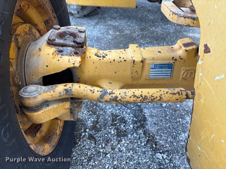 image for item DZ4678 2013 John Deere 410K backhoe