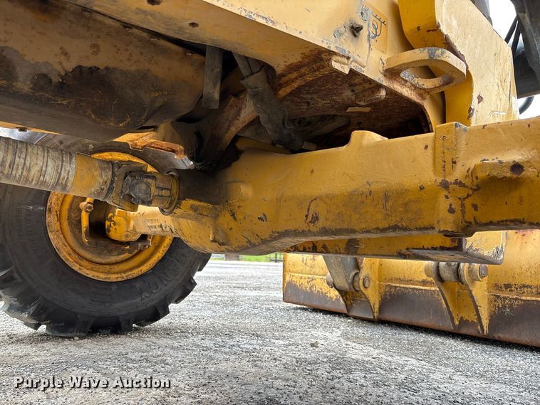 image for item DZ4678 2013 John Deere 410K backhoe