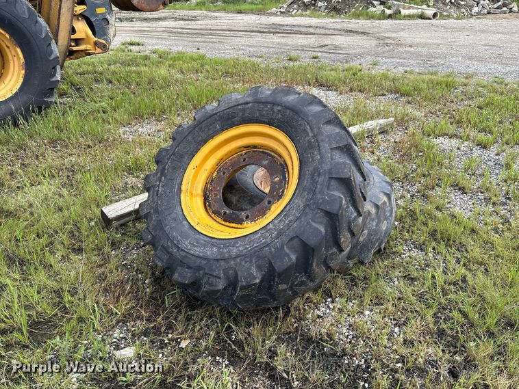 image for item DZ4678 2013 John Deere 410K backhoe