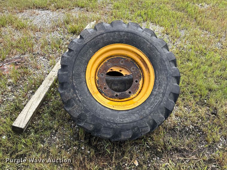 image for item DZ4678 2013 John Deere 410K backhoe