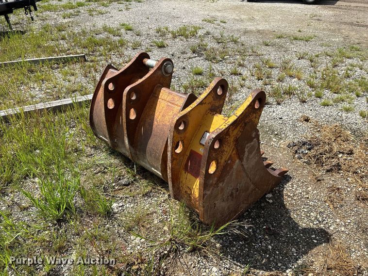 image for item DZ4678 2013 John Deere 410K backhoe