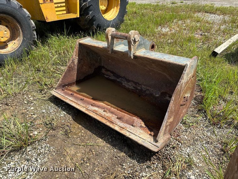 image for item DZ4678 2013 John Deere 410K backhoe
