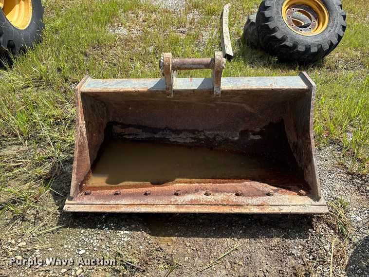 image for item DZ4678 2013 John Deere 410K backhoe