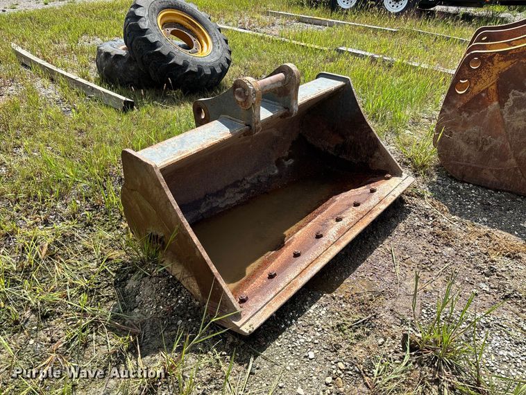 image for item DZ4678 2013 John Deere 410K backhoe