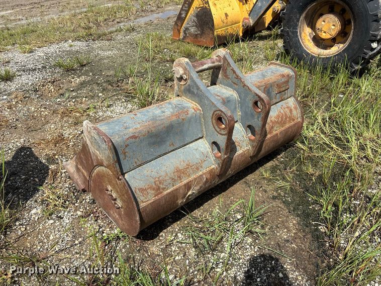 image for item DZ4678 2013 John Deere 410K backhoe