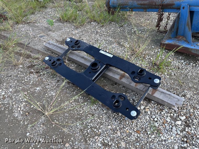 image for item DZ4679 Ford 5L029 gooseneck hitch mount