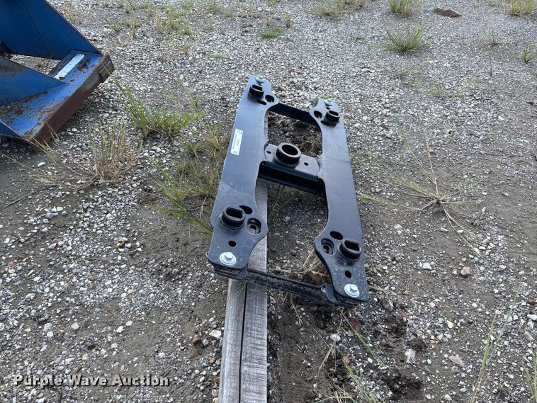 image for item DZ4679 Ford 5L029 gooseneck hitch mount