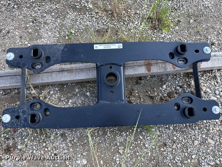 image for item DZ4679 Ford 5L029 gooseneck hitch mount