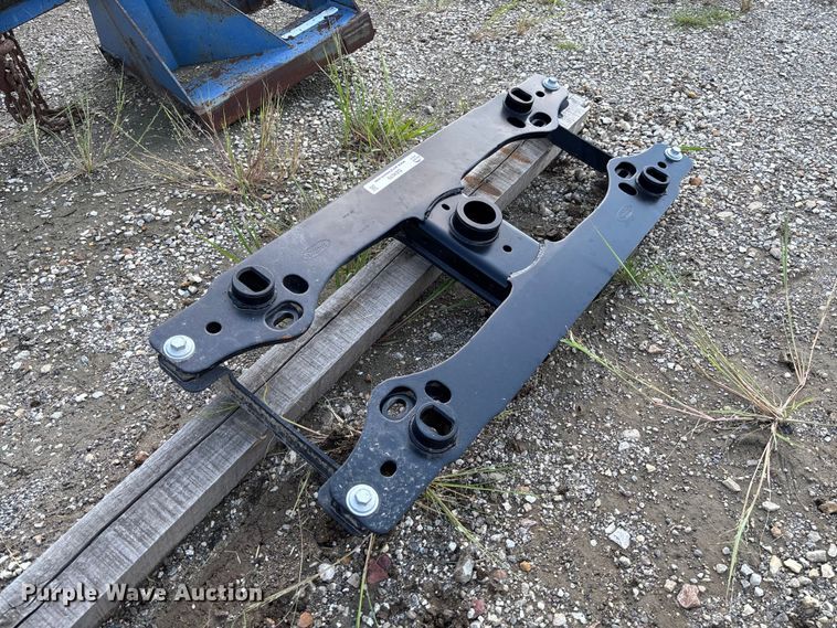 image for item DZ4679 Ford 5L029 gooseneck hitch mount