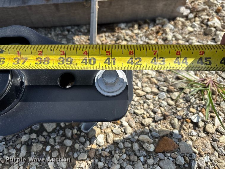 image for item DZ4679 Ford 5L029 gooseneck hitch mount