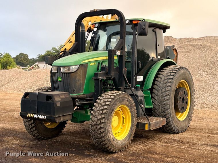 2017 John Deere 6105E MFWD tractor