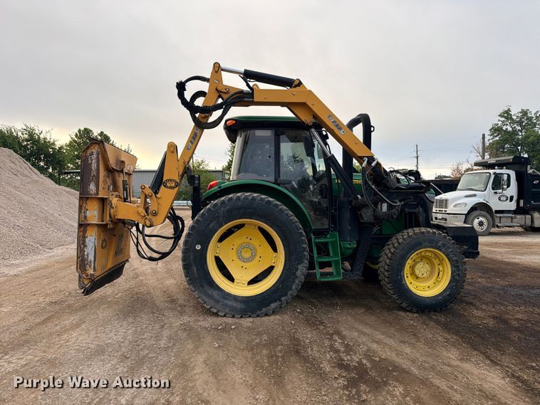 image for item ED5465 2017 John Deere 6105E MFWD tractor