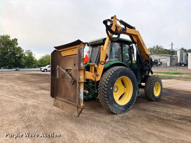 image for item ED5465 2017 John Deere 6105E MFWD tractor