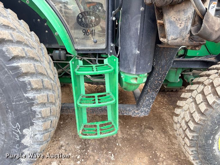 image for item ED5465 2017 John Deere 6105E MFWD tractor