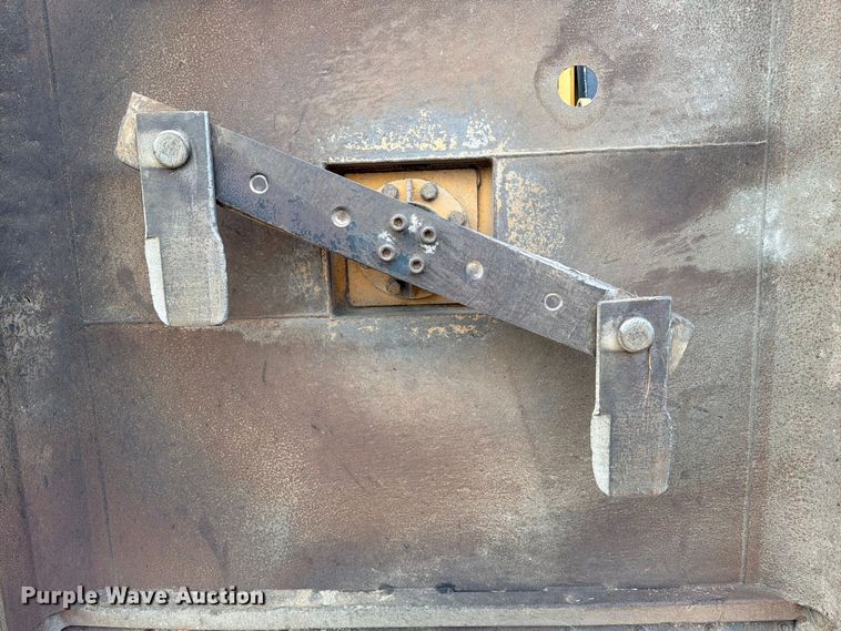 image for item ED5465 2017 John Deere 6105E MFWD tractor