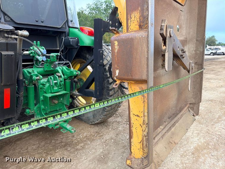 image for item ED5465 2017 John Deere 6105E MFWD tractor