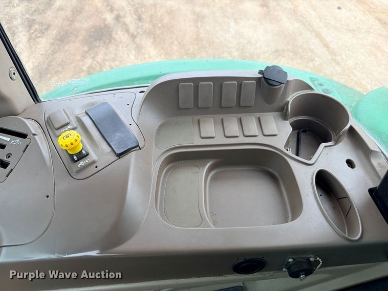 image for item ED5465 2017 John Deere 6105E MFWD tractor