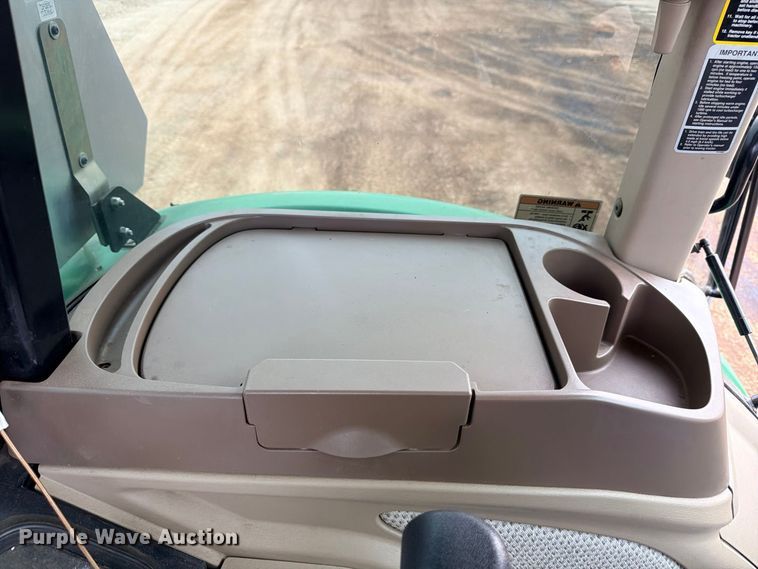image for item ED5465 2017 John Deere 6105E MFWD tractor
