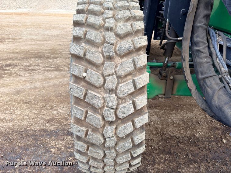 image for item ED5465 2017 John Deere 6105E MFWD tractor