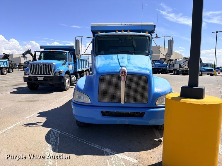 image for item ED5474 2008 Kenworth T300 dump truck