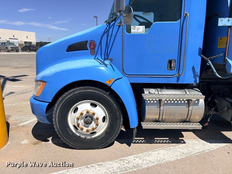 image for item ED5474 2008 Kenworth T300 dump truck