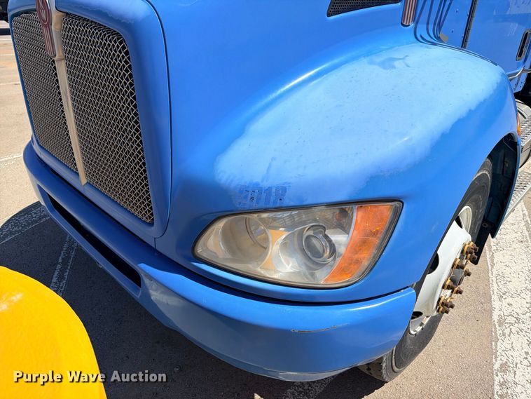 image for item ED5474 2008 Kenworth T300 dump truck