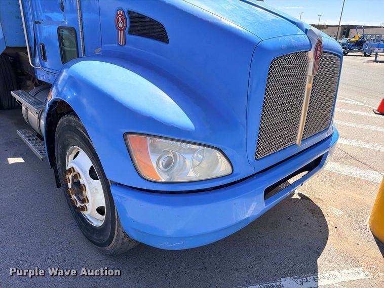 image for item ED5474 2008 Kenworth T300 dump truck