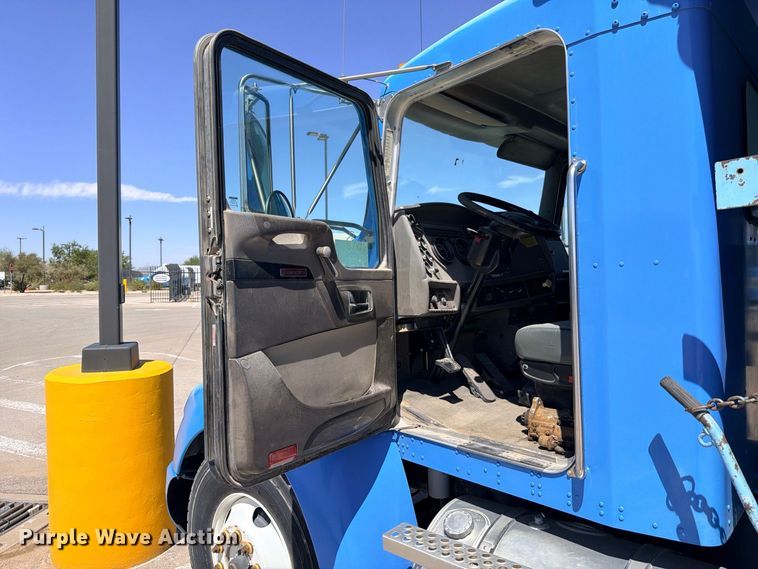 image for item ED5474 2008 Kenworth T300 dump truck