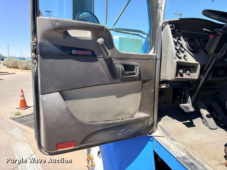 image for item ED5474 2008 Kenworth T300 dump truck