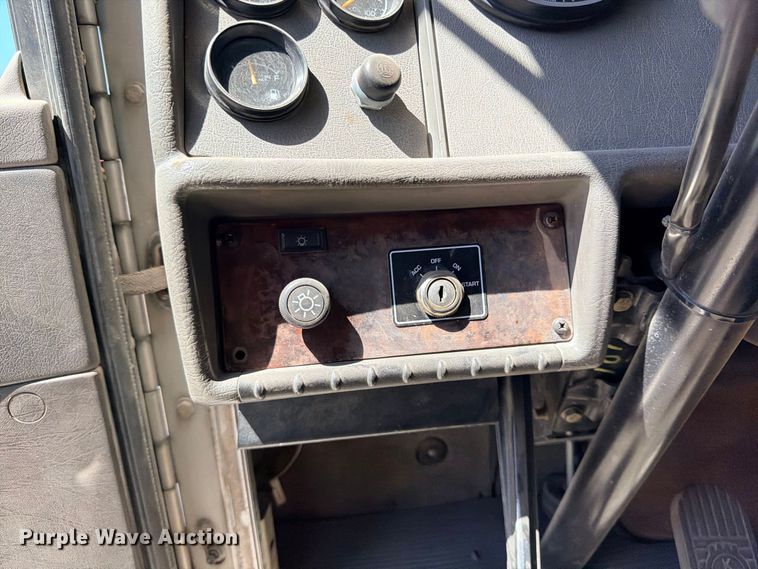 image for item ED5474 2008 Kenworth T300 dump truck