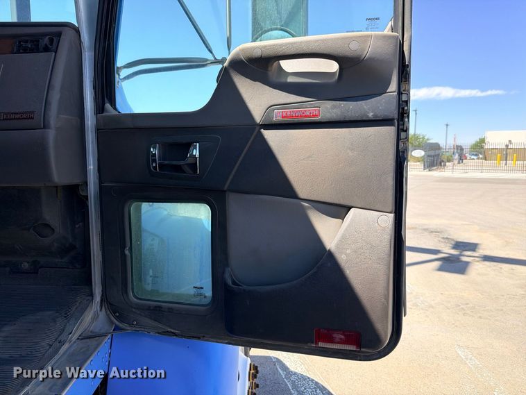 image for item ED5474 2008 Kenworth T300 dump truck