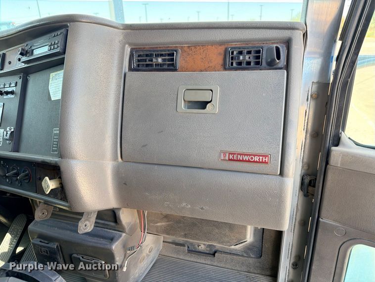 image for item ED5474 2008 Kenworth T300 dump truck