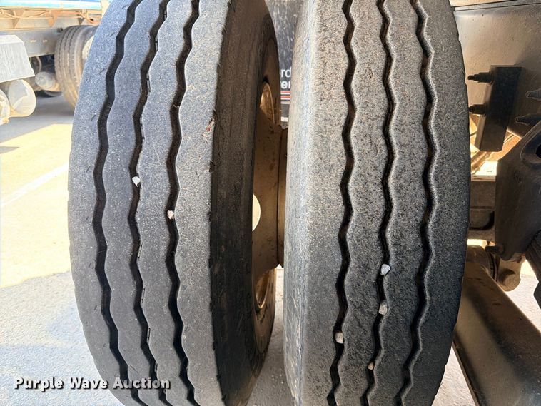 image for item ED5474 2008 Kenworth T300 dump truck