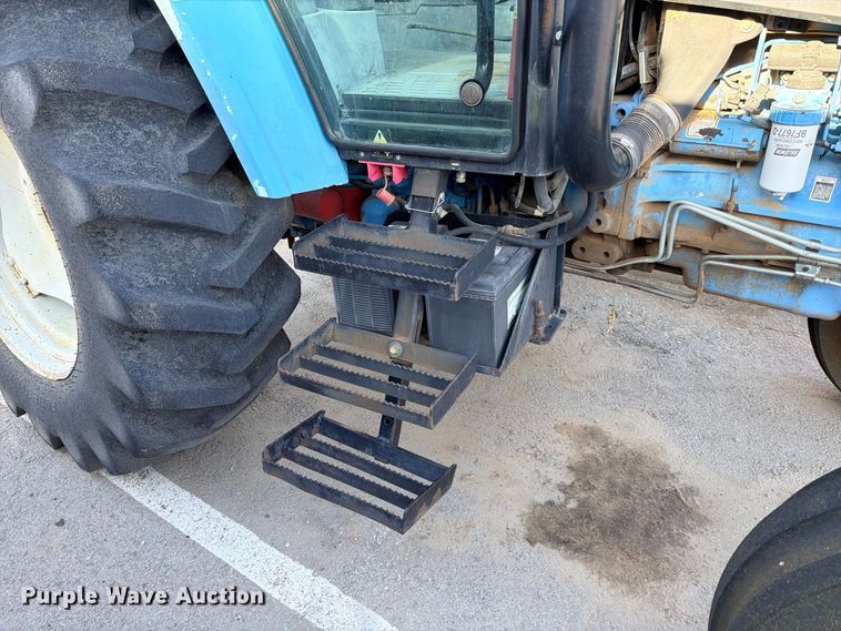 image for item ED5475 2001 New Holland TS110 tractor