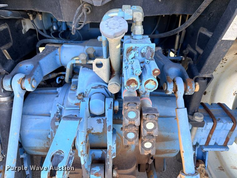 image for item ED5475 2001 New Holland TS110 tractor