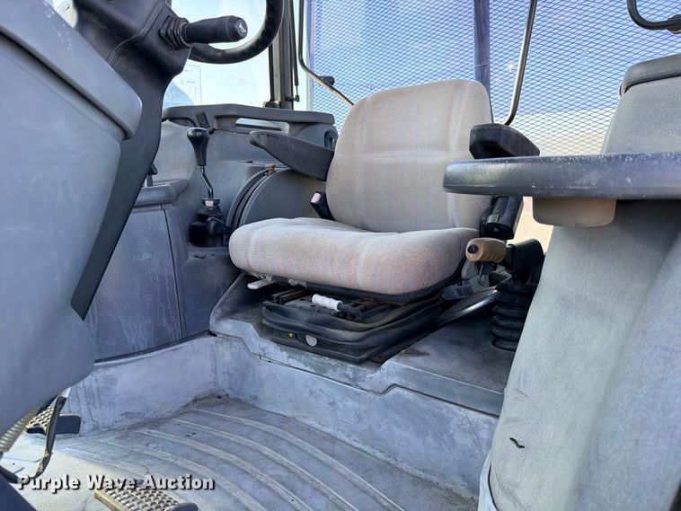 image for item ED5475 2001 New Holland TS110 tractor